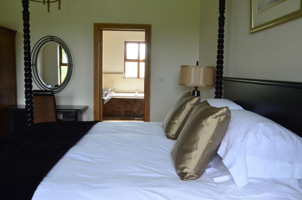 Gasthaus Llwyn Helyg Country House Carmarthen Zimmer foto